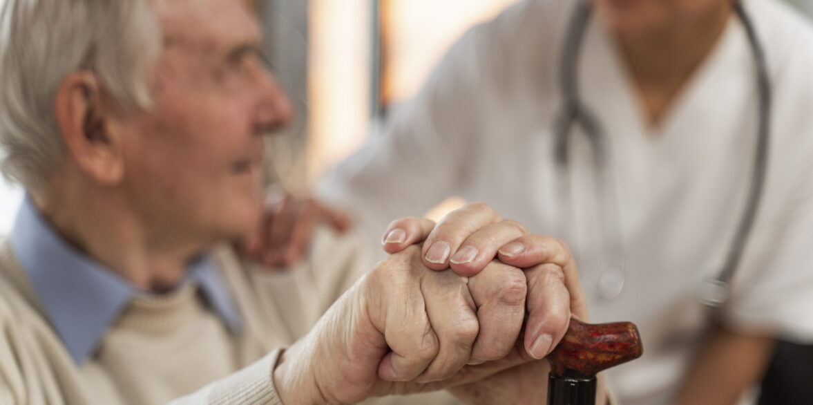 Cuidados Personalizados: La Importancia de un Plan de Geriatría a Domicilio.